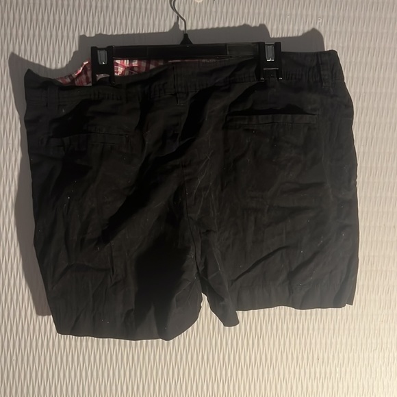 Black cotton shorts - Picture 2 of 3